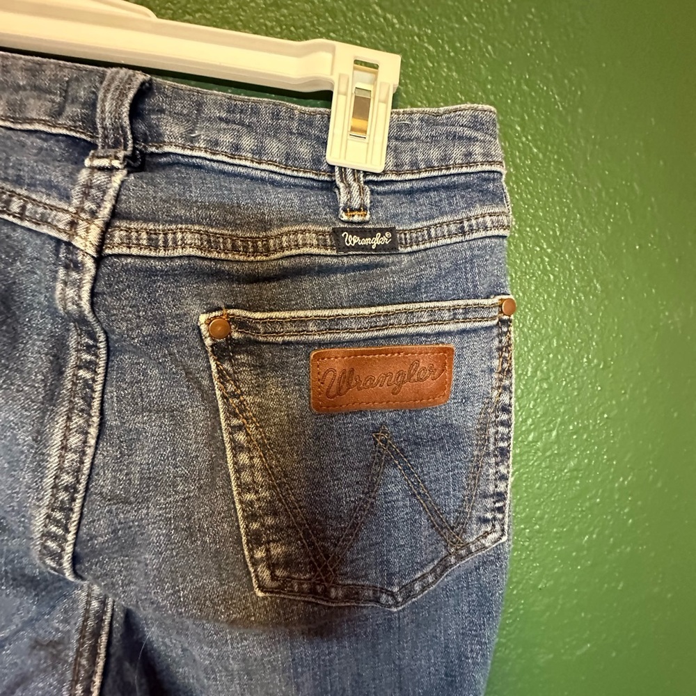 Wrangler Women's Denim Flare Jeans 28x30 - Picture 5 of 5